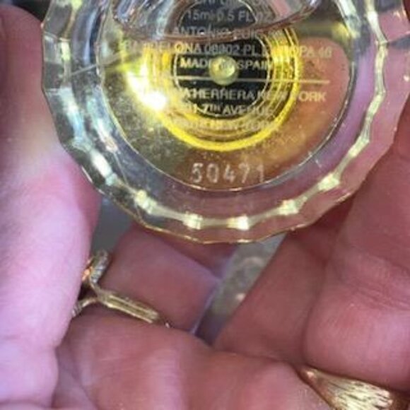 Carolina Herrera Perfume Concentrated  Pure Oil of Sandal Wood NWOB - Picture 9 of 10